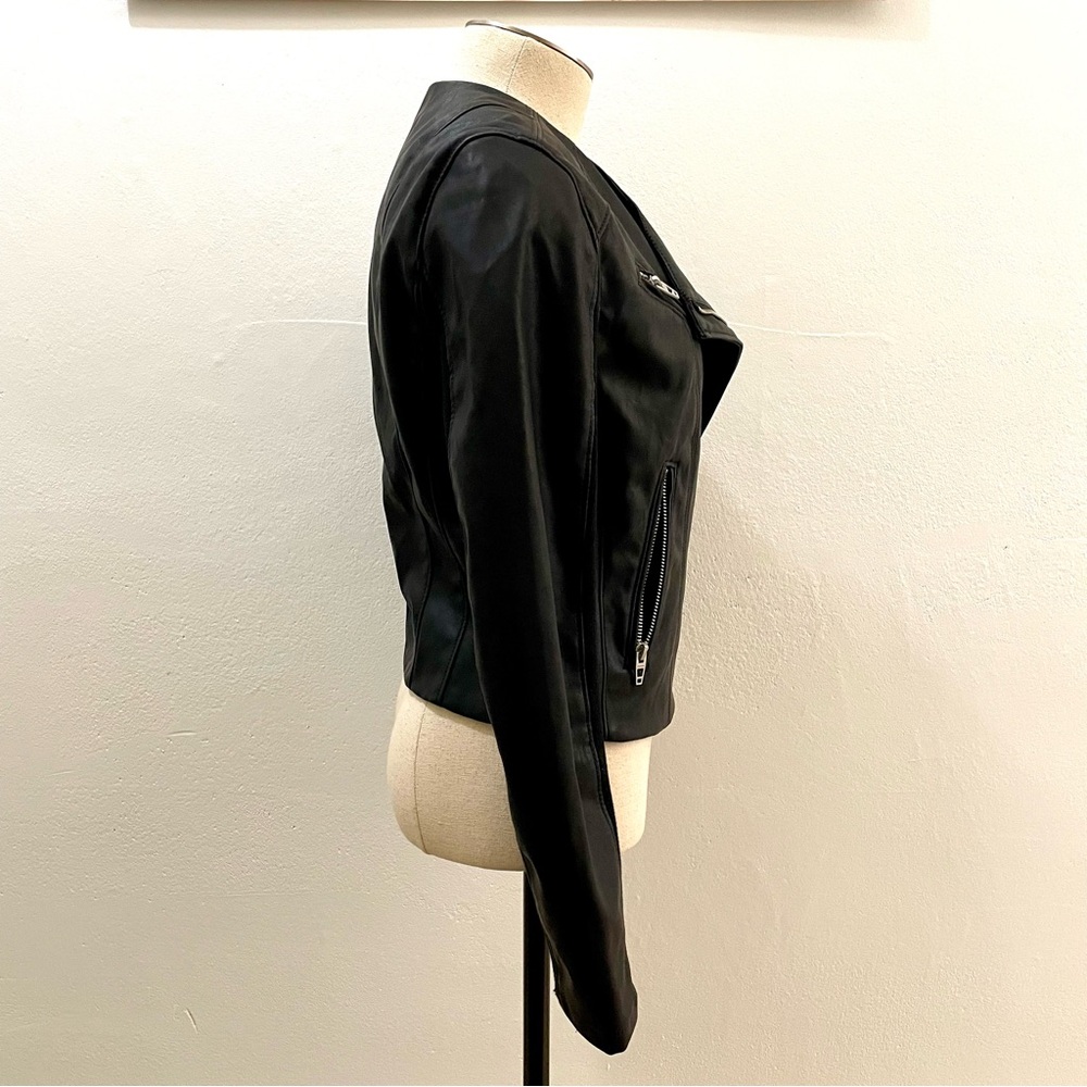 Sleek & Stunning Blank NYC Dark Faux Leather Cropped Moto Jacket Size: XS NWOT - Picture 6 of 14